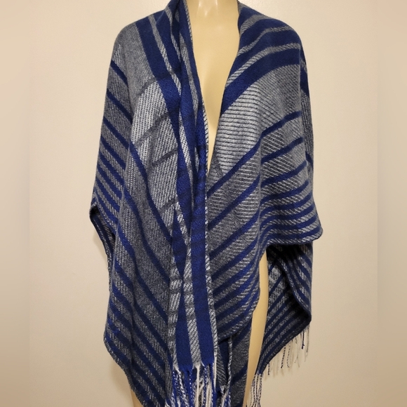 Woolrich Poncho Onesize Blue Shawl Rodeo Winter Farm Mountians - Picture 2 of 7